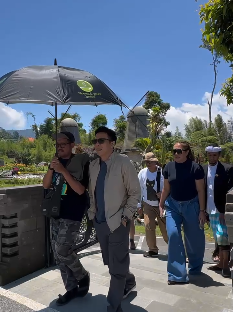 Semua tentang kita, dan kenangan yang perlahan tumbuh di The Blooms.✨ Yuk, datang dan rasakan sendiri kehangatannya🌿 --- The Blooms Garden Bali🌻 📍Br. Batusesa, Candikuning, Baturiti, Tabanan, Bali. . #thebloomsgardenbedugulbali #thebloomsbali #ulundanuberatan #nature #tbg  