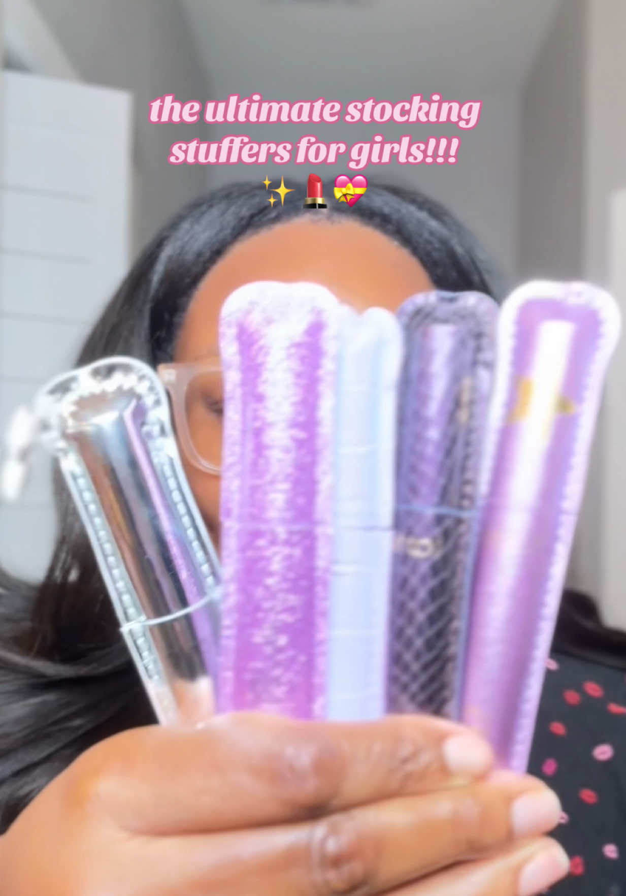 this tarte mascara holiday bundle makes the perfect stocking stuffers for girls!! #girlsstockingstuffers #stockingstufferideas #stockingstuffersforher #tarteholidaysets #tartemascara 