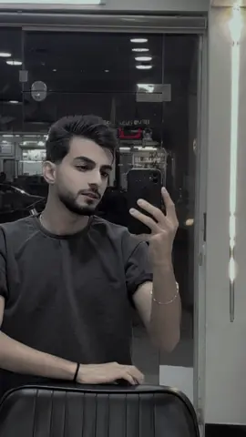 صَحيح الـبيني وَبينـك مسافات ، لچن گـرابك گـرب روحـي عليه .#CapCut #foryou #لايك #احبكم❤ 