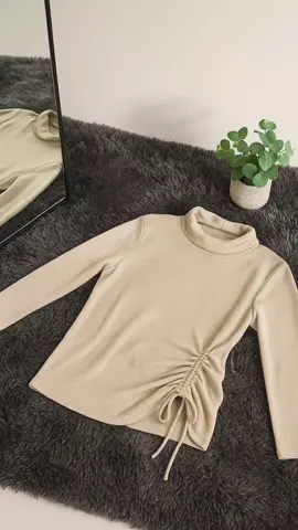 OOTD simple elegan, harga masuk akal bangetCantik + nyaman = langsung masuk wishlist! #atasanwanita #outfitkoreanstyle #bajuwanitamurah #bajukaoswanita #fyp 