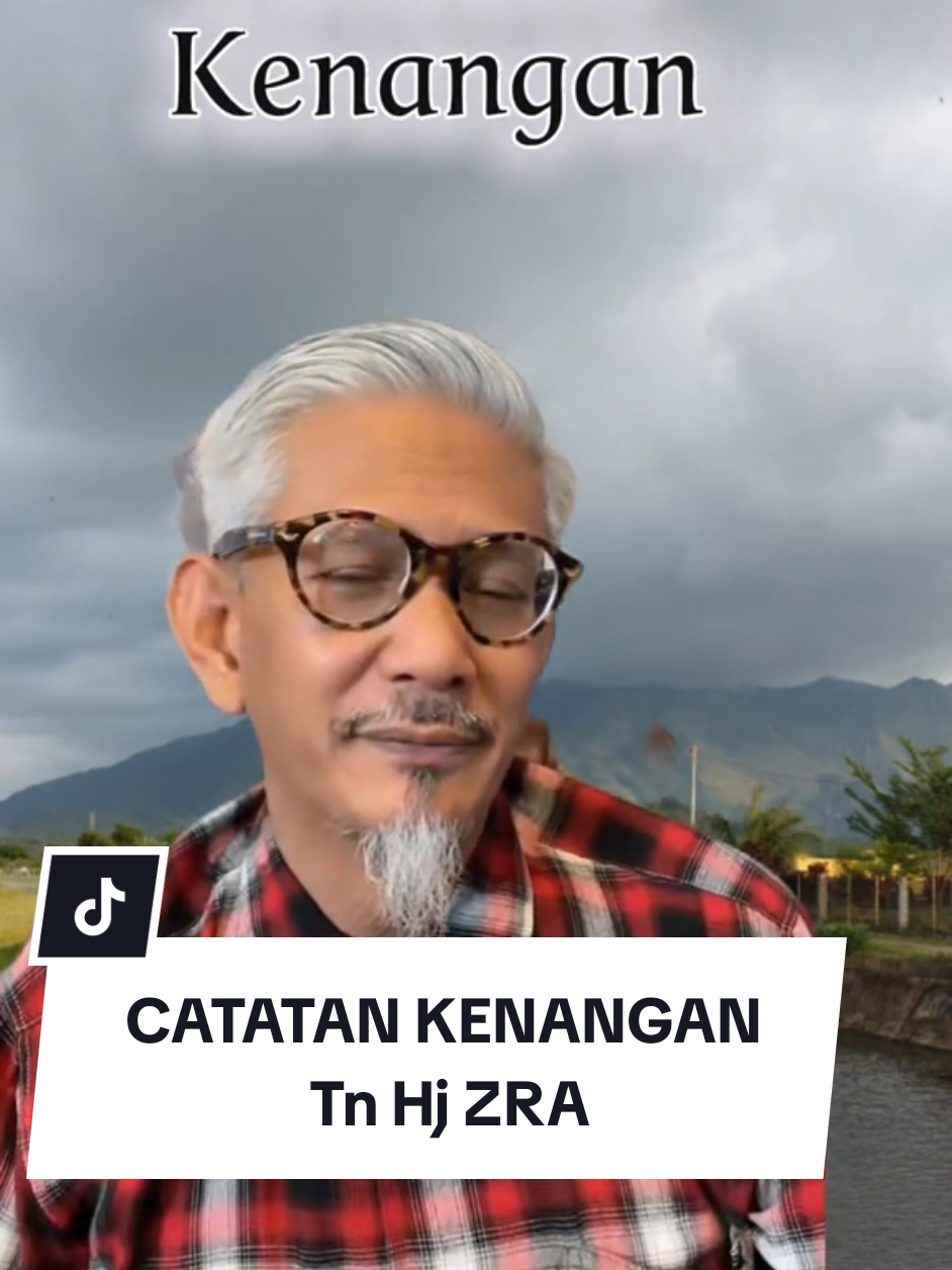 Catatan kenangan peribadi Tn Hj ZRA dalam 2 buah jilid buku. #zrastrim  #zainalrashidahmad  #bukuzra  #reviewbuku  #anekdotkenangan 