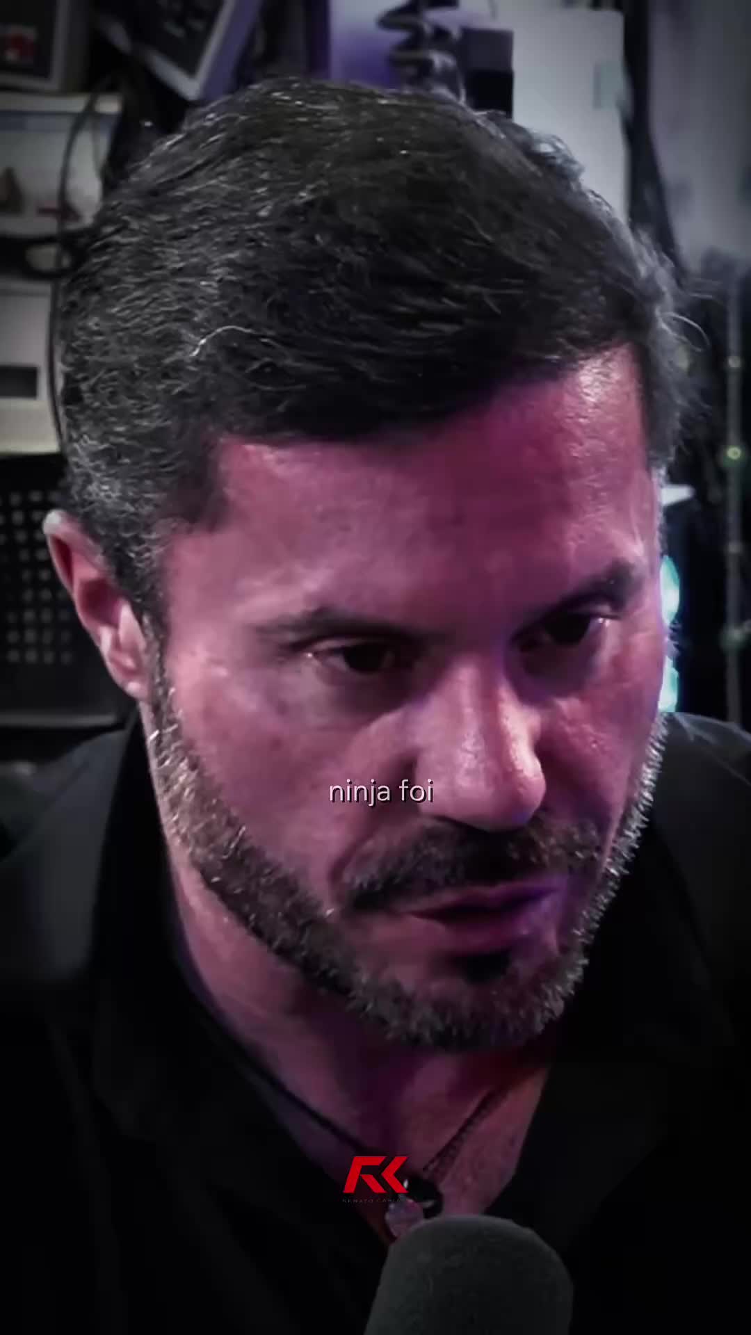 🚨 Perceba o quão poderoso é estar presente aqui e agora pelo maior tempo possível, pois isso te permite estar completamente atento a cada oportunidade que surge diante de você. Quando a mente está presa ao passado ou ao futuro, essas oportunidades simplesmente passam despercebidas. Isso também impacta diretamente na realização dos seus objetivos, permitindo que você esteja 100% conectado com o que está fazendo, colocando toda a sua energia em cada pequeno ato… atos esses que, somados, materializam os seus sonhos. Faça um exercício simples, mas eficaz: agora, perceba tudo o que está ao seu redor. Coloque sua atenção em cada detalhe… até mesmo na sua respiração. Acalme o coração e perceba a sua vida acontecendo neste exato momento. Entenda: é essencial criar estratégias para alcançar suas metas, mas não permita que sua mente permaneça no futuro. Você precisa estar no agora para agir com força máxima e construir o futuro que deseja viver.