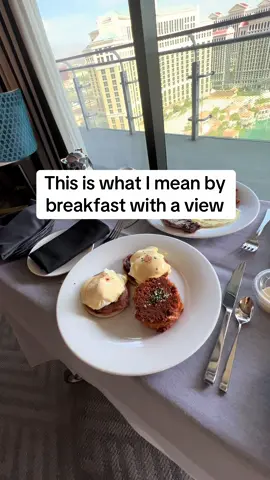 The only way to have breakfast #lasvegas #traveltiktok #vegas #breakfast #brunch