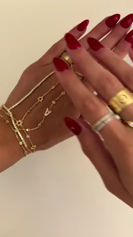 HANDCHAINS ALWAYS STACKED>>