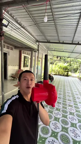 Giới thiệu với anh chị máy thổi bụi cầm tay, nhỏ gọn cầm rất nhẹ, nhưng lực thổi rất mạnh, có thể hút bụi luôn ạ #maythoibui #maythoibuicamtay 