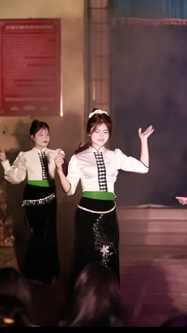 Tiếng khèn mùa ban nở😆😆