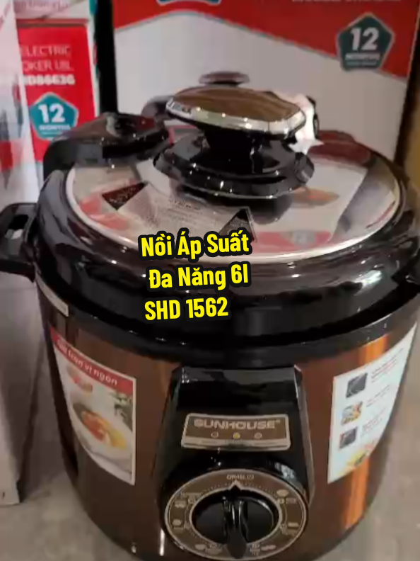 #Nồi_Áp_Suất_Đa_Năng  Sunhouse SHD1562 dung tích 6l 💥                                                                                👉Thông số kỹ thuật  💫Màu sắc: đỏ 💫Dung tích: 6 Lít 💫Chất liệu lòng nồi: Chống dính WHITFORD, USA 💥Chức năng: Nấu  Cơm Giữ Ẩm - Giữ Áp Suất Làm Nóng  - Nấu Cháo -Súp Đậu Thịt 💫Điện áp: 220V/ 50Hz 💫Công suất: 900W 💫Trọng lượng: 5,3 Kg 💫Nút điều khiển: Núm xoay 💫Dây điện: Dây rời 💥Đặc điểm khác:  Giữ ấm 24h, bảng điều khiển bằng Tiếng Việt, điều khiển dễ dàng 💥Những tính năng đặc biệt của nồi Áp Suất  💥Dây cắm rời tiện dụng 8 chức năng sử dụng tiện lợi Lòng nồi phủ 3 lớp chống dính WHITFORD, USA 💥Bảng điều khiển bằng Tiếng Việt, điều khiển dễ dàng. 💯💥Công nghệ hiện đại của Hàn Quốc  Giúp Bạn nấu ăn nhanh hơn  Tiết kiệm được thời gian công sức hằng ngày