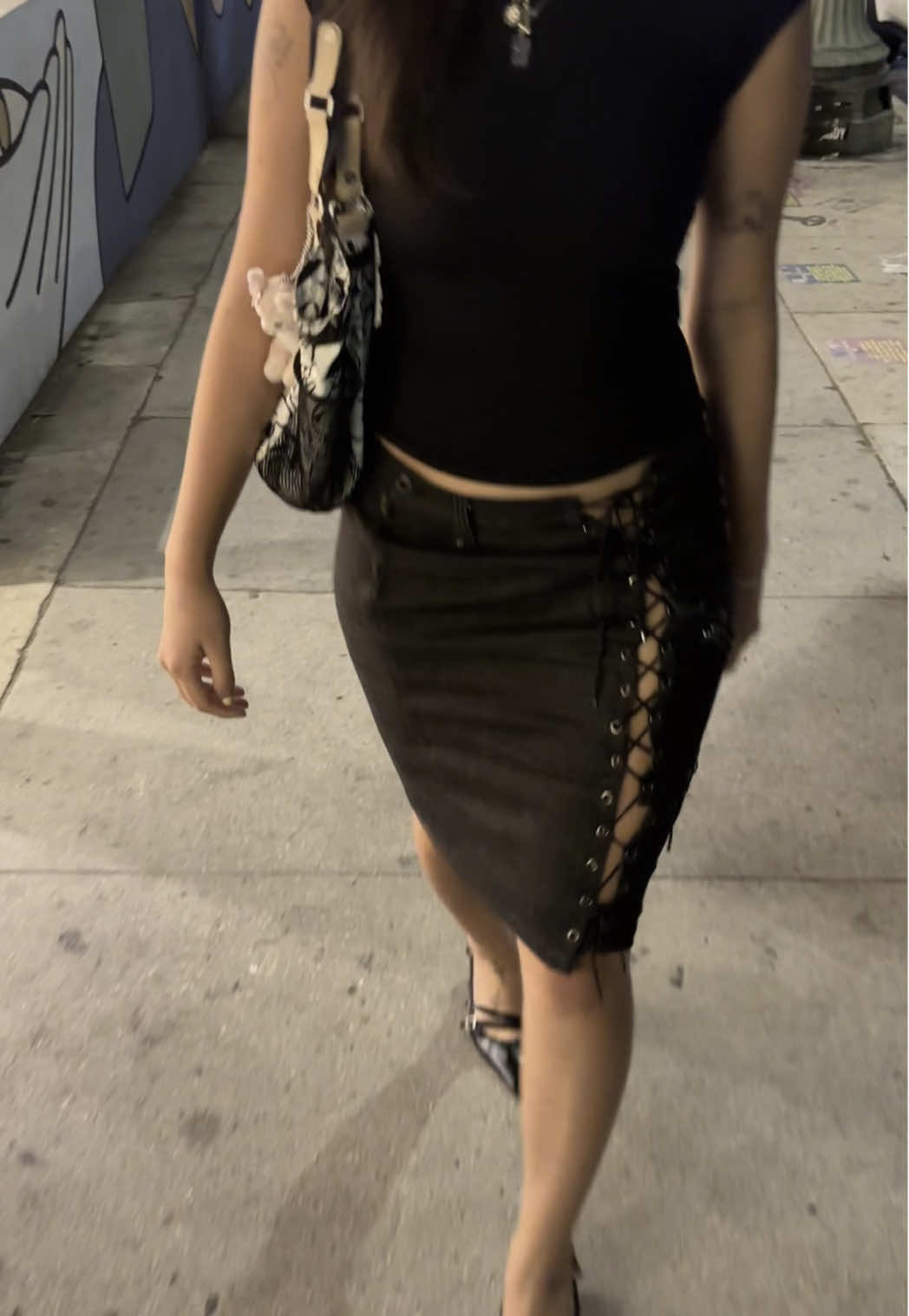 It’s like night & day #outfitinspo #fashion #ootdinspo #shopping  #losangeles 