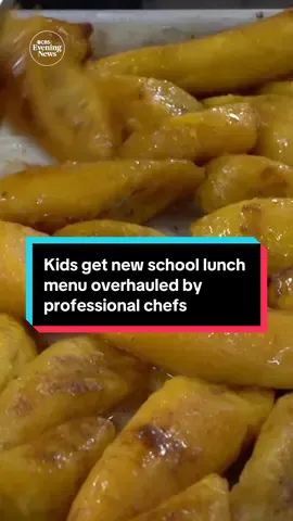 In New London, Connecticut, Winthrop STEM Elementary is serving chef-made meals like pork shoulder and plantains as part of a program to replace processed food with fresh, healthy options for students who rely on school meals. #student #connecticut #chef #teachersoftiktok #FoodTok
