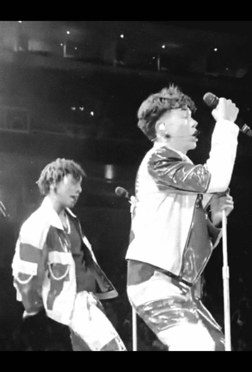 the dz collide tour clips has my heart. 🎵 [text: @jay cc: @lexlex || fan acc] 🏷️: #malachibarton #malachibartonedit #fyp #fypシ゚🖤foryoupage @Malachi Barton 