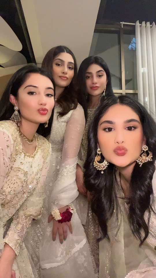 Oh how I miss coordinating w the cuzzys #fyp #foryoupage #pakistaniwedding #desifashion 