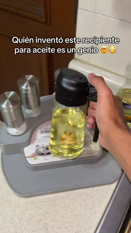 Sé que vas a necesitar este recipiente para aceite si te gusta cocinar mucho😱 #comida #cocina #fyp #paratiiiiiiiiiiiiiiiiiiiiiiiiiiiiiii #cocinando 