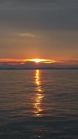 🏝 #sunset #storypelaut #fypシ゚viral🖤tiktok 