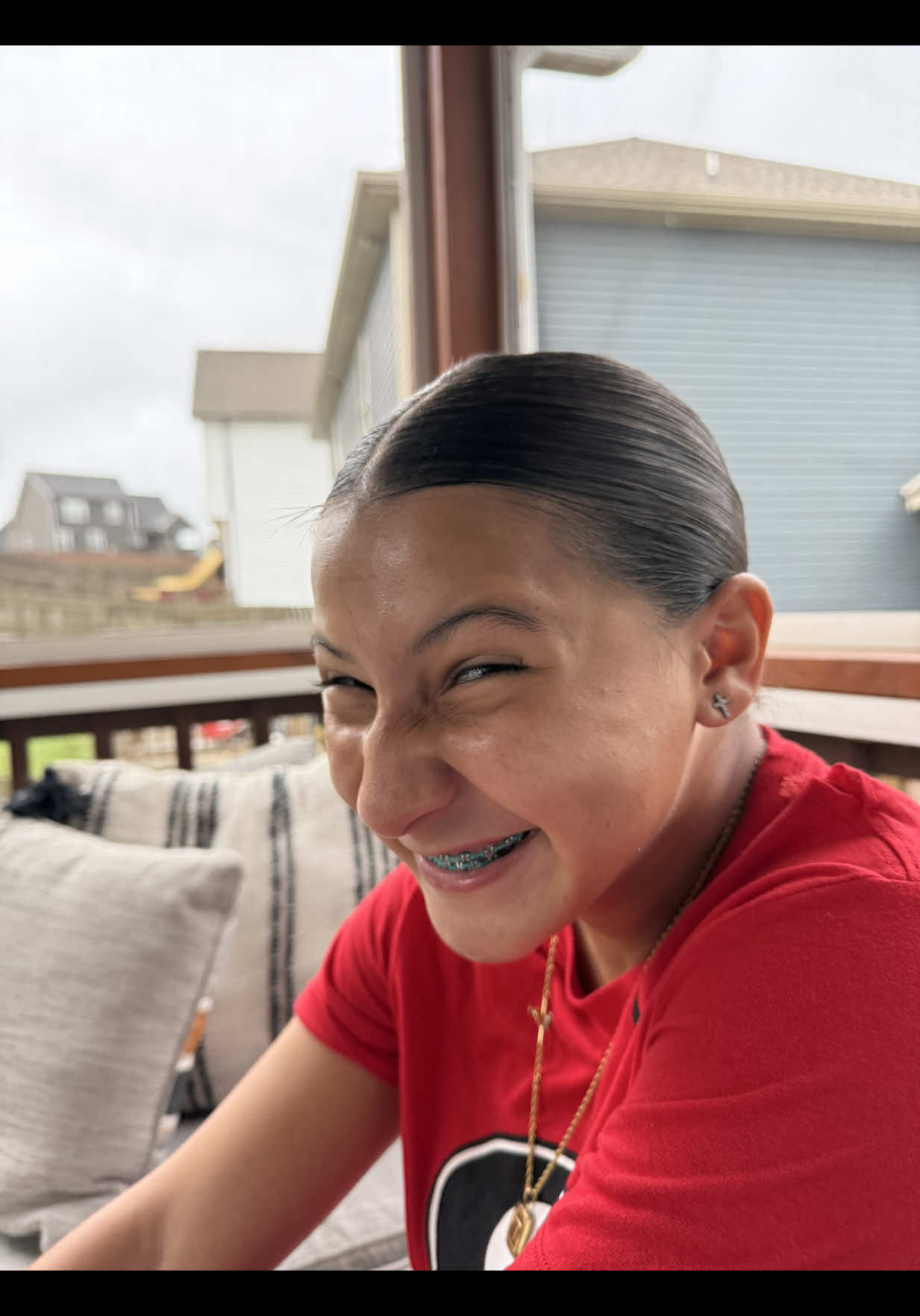 She plays all day! 🤣🤣🤣 #pranks #kelleyfamilysister #comedy #drivethru #fyp @🩵The Puig Family🩵 