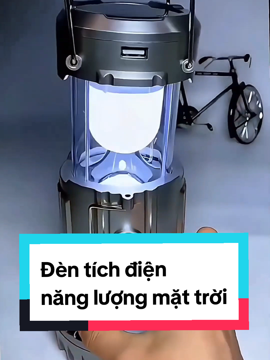 Đèn tích điện năng lượng mặt trời 3 in 1. Vừa chiếu sáng, vừa làm quạt mát, lại có thể cắm sạc điện thoại vô cùng tiện lợi. #kymthi #sacduphong #sacduphong #dennangluongmattroi #dentichdien 