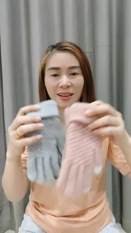 ถุงมือใส่เล่นโทรศัพท์ได้ถุงมือทัชสกรีน#ถุงมือ #ถุงมือไหมพรม #ถุงมือทัชสกรีน #แอ๋มมี่🌹🌹 