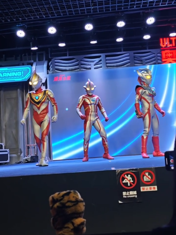 📍 Zhejiang, China (Oct, 4th) Gaia, Mebius, and Taiga seems happy to greet everyone here (⁠ ⁠◜⁠‿⁠◝⁠ ⁠)⁠♡ #ultramantaiga #ultramangaia #ultramanmebius #ultraman #fyp 