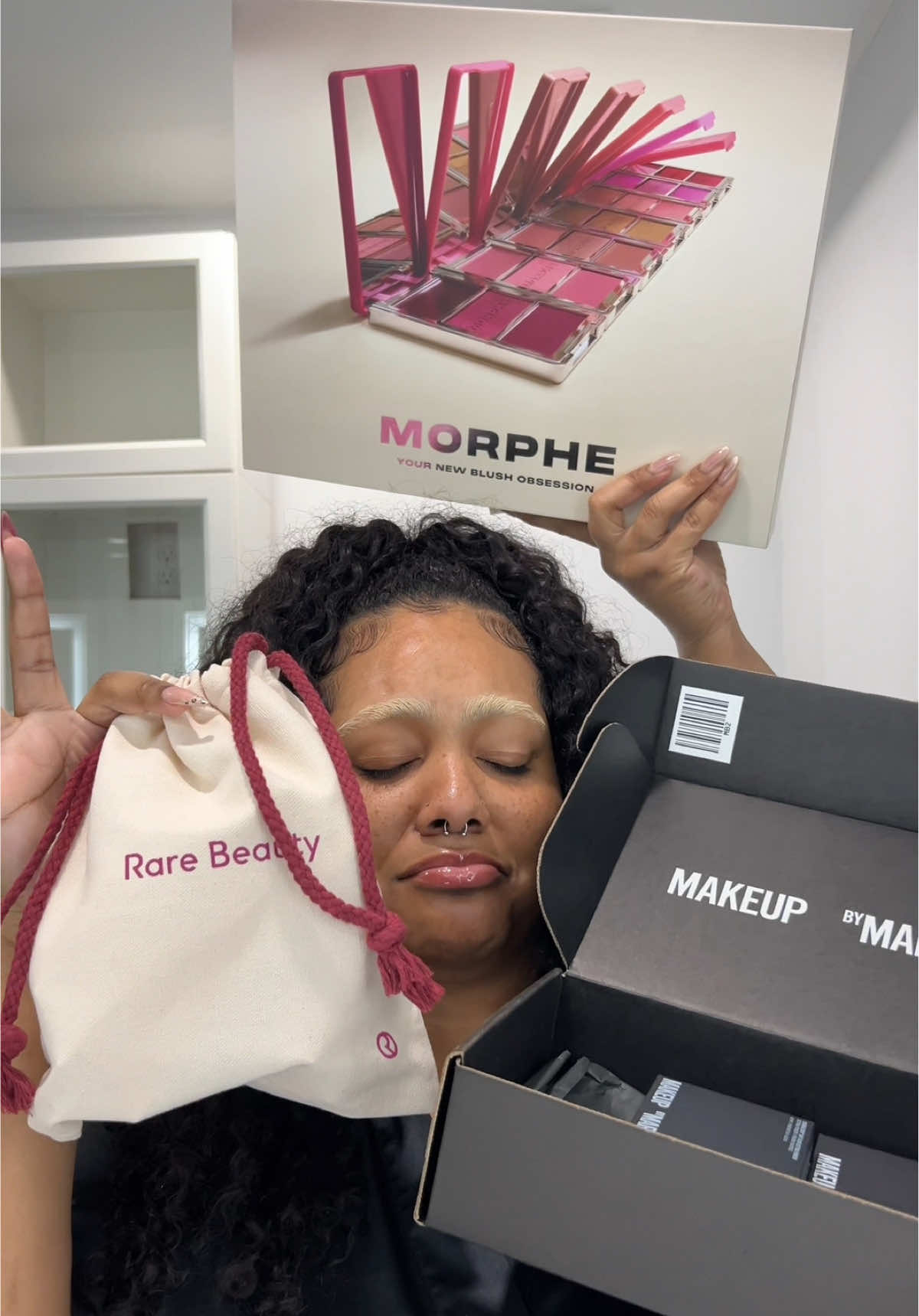 what a great week to be cringe 😊 thank you @makeupbymario @Rare Beauty @Morphe Cosmetics 💗 #prhaul #prunboxing #postthatcontent #becringe #miamicontentcreator 