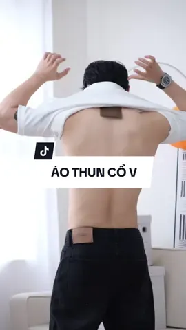 Tìm đc con áo cổ V form đẹp điên lun