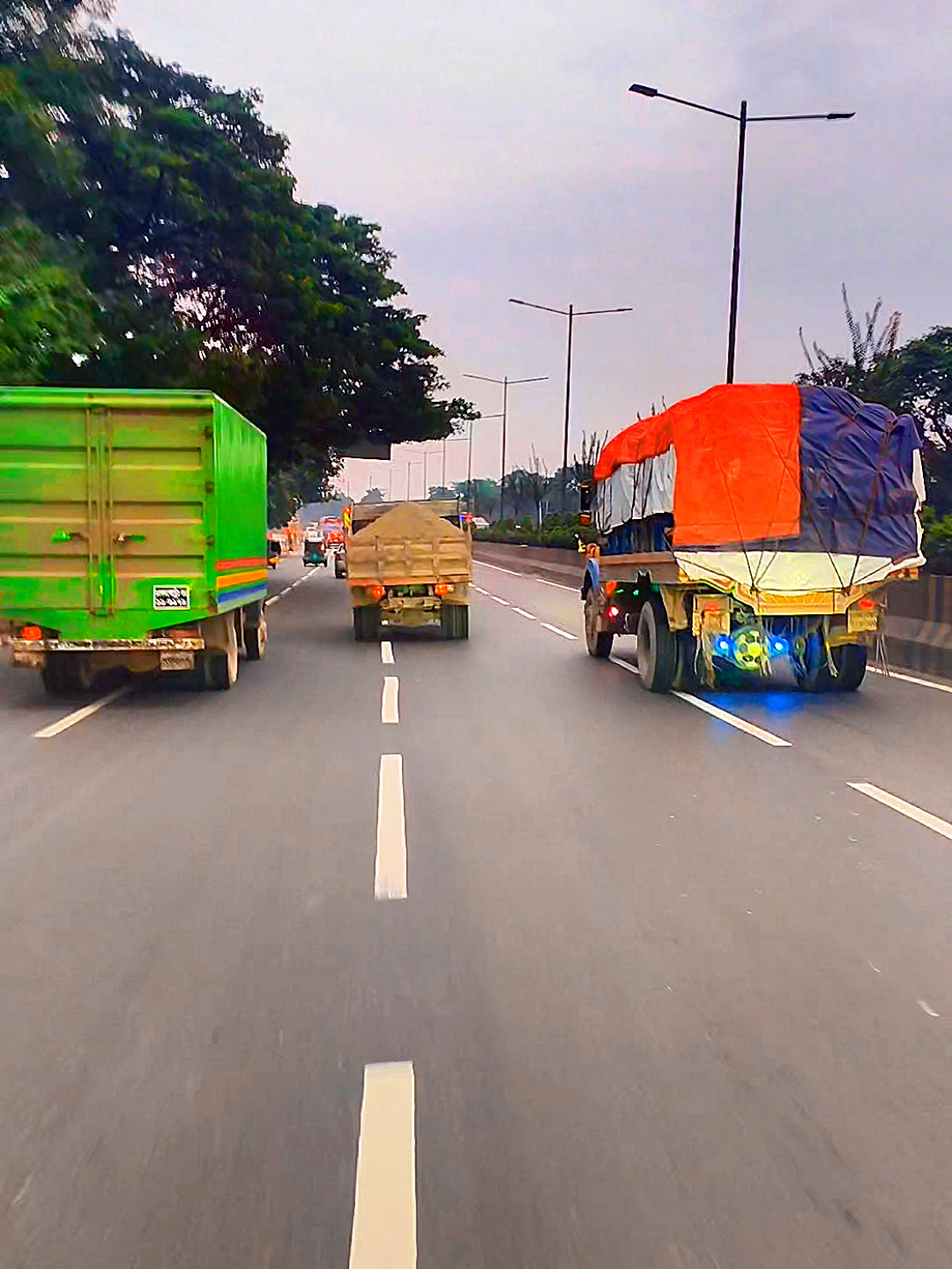 এই ড্রাইভারি জীবন মানে সংক্ষিপ্ত এক ভ্রমণ কাল এখানে মানুষ চেনা যায় রাস্তা চেনা যায় না #vedio #foryou #tiktok #foryoupage #tiktokbangladesh🇧🇩 