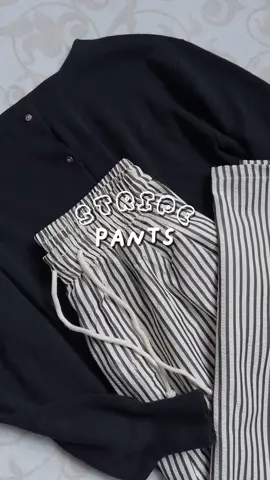 Nak pakai pegi keluar ke nak pakai chill dekat rumah pun boleh — seluar all-rounder ni 🤍  #stripepants #seluarmurah #fypage #fyp 