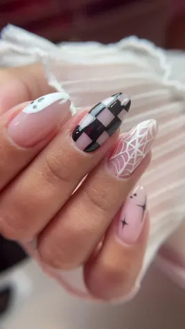 Nails  #nail #nailsnailsnails #nailinspo #halloween 