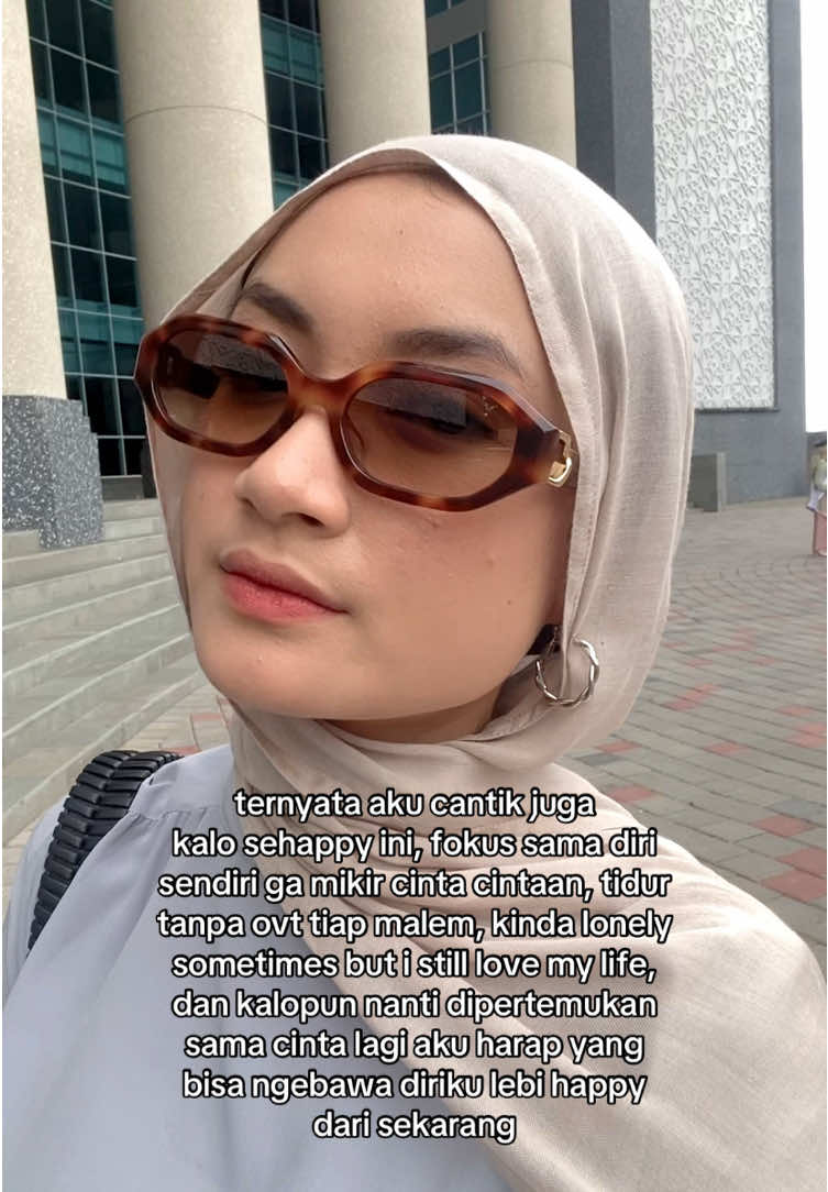 pokoknya kalo mau balik ke lover era harus lebi happy dari ini