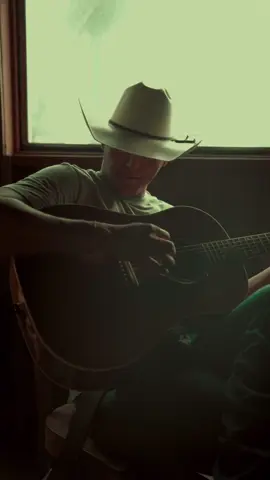 When 90s country meets today’s country.  #countrymusic #90scountry #countrydamnmusic #fyp #
