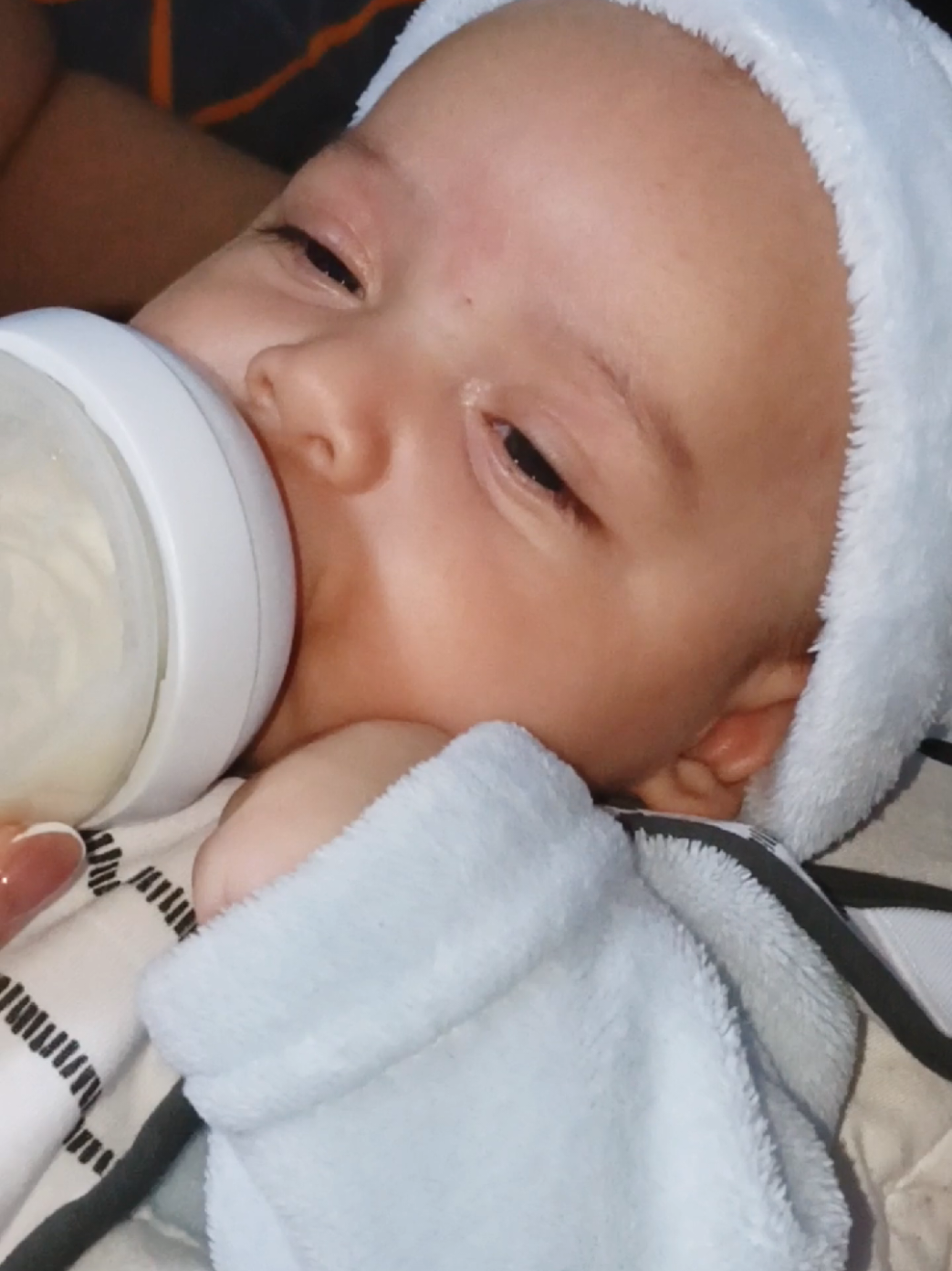 Rutina Nocturna 🍼🛁✨Tetero, Baño y la Desesperación por Comer #baby #boymom #mamaprimeriza #amoreterno 