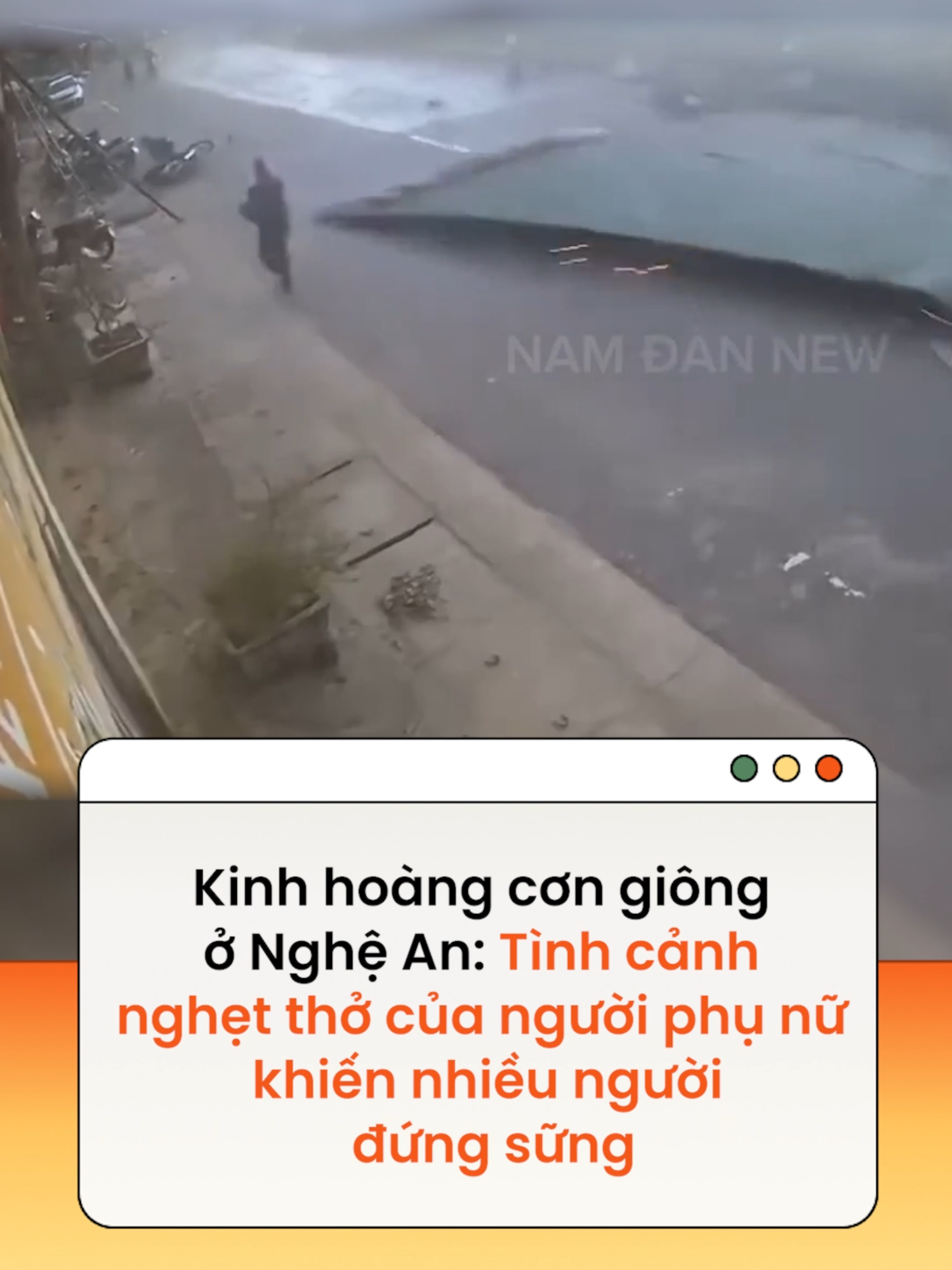 Chiều 5/10, giông lốc dữ dội tại Nghệ An cuốn bay mái tôn nhà dân, suýt trúng một người phụ nữ đang tìm chỗ trú, khiến nhiều người hoảng loạn bỏ chạy tìm nơi ẩn nấp #news #amm  Theo Đời sống pháp luật
