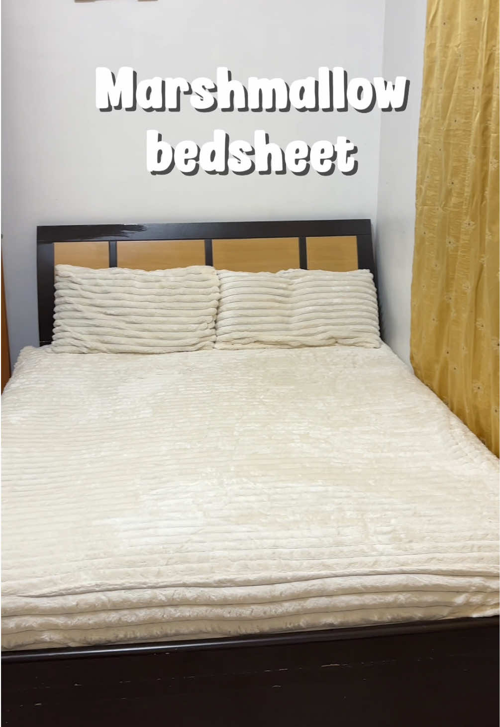Loving my new Marshmallow bedsheet! ☁️🤍 Sobrang aesthetic at minimalist design!  ------ Mura pero elegante at malambot na bedsheet?! Anti gusot na rin 'to atsaka sobraaaang lambot! Ang sarap humiga dito 'no! Checkout ka na para ma-try mo na rin! 🥰 #fyp #bedsheets #marshmallow #minimalist #aesthetic 