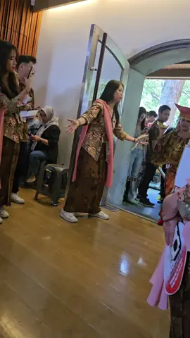 Fashion show dalam acara Batik Nasional di Museum Taiwan Nanmen Park dengan tema Batik dan Kebaya tahun 2025 #batikday  #batikkebaya  #fashionshow  #idntaiwan  #museumtaiwannanmenpark