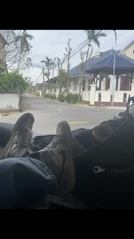 nghỉ ngơi một lúc..rồi lại đi,đời vốn dĩ không nên cưỡng cầu,thuận theo hoàn cảnh,lòng người mà đối đãi.! 