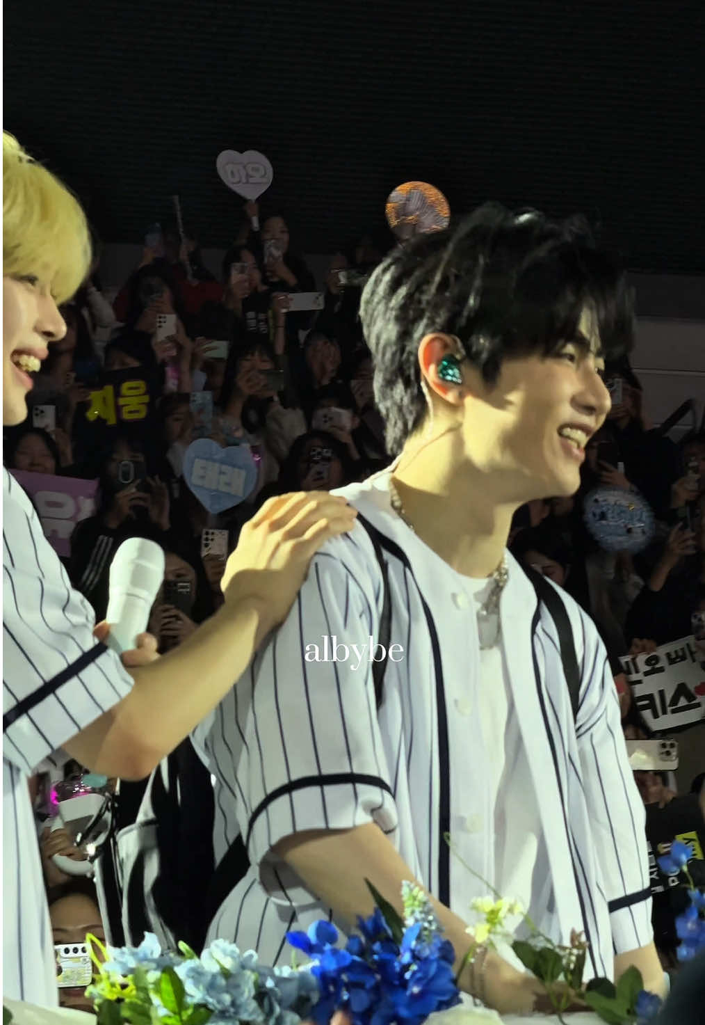 yes what ‘if my tears fall down in my universe’ MY HAOBIN 😭😭😭😭🫂 #제로베이스원 #ZEROBASEONE #SUNGHANBIN #ZHANGHAO #HAOBIN 