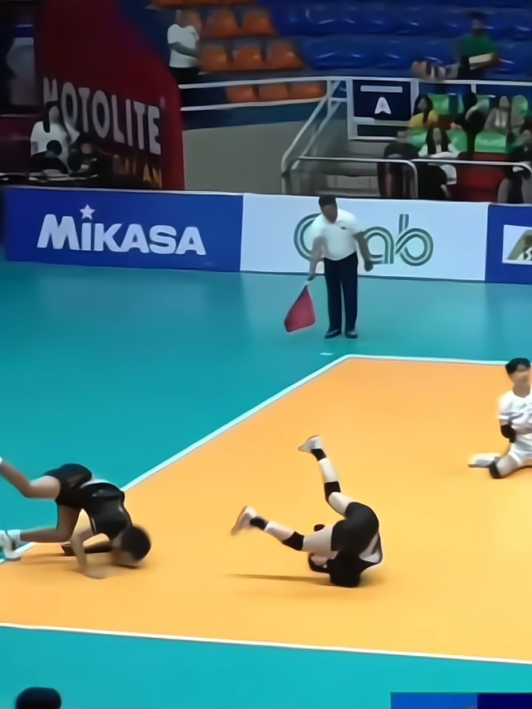 Rolling thunder⚡ #volleyball #joshibañez #vleague #ustmvt🐯 #fyp #xyzbca 
