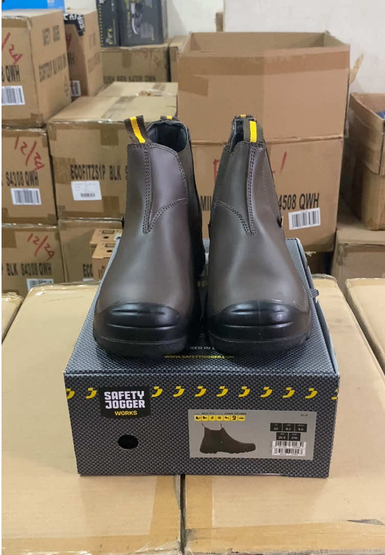 The Safety Jogger BESTFIT offers slip resistance, antistatic protection, and a steel midsole for safety—plus breathable leather and a comfy footbed for all-day wear. Want freebies? 🎁 Watch our live and follow @icononlineshop or @icons! #SafetyJogger #construction #safetyofficer #Bestfit #safetyshoe 