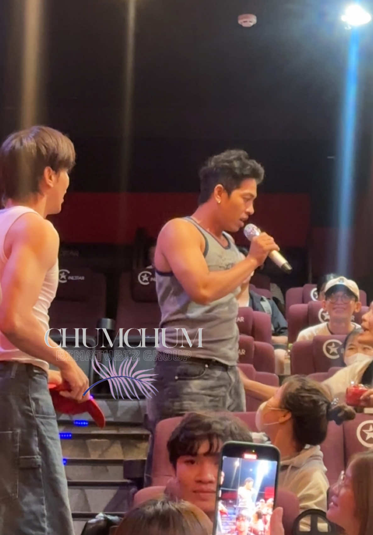 Tuyệt vời bạn trai khi trả lời câu hỏi để bạn gái được ôm hôn Thuận Nguyễn #ChumChum #BimatVbiz #Thegioimodels #Lattungvbiz #TiktokGiaiTri #Globalem #truyenthongkhangbychumchum #chingaemnang #chingaemnangbychumchum #thuannguyen