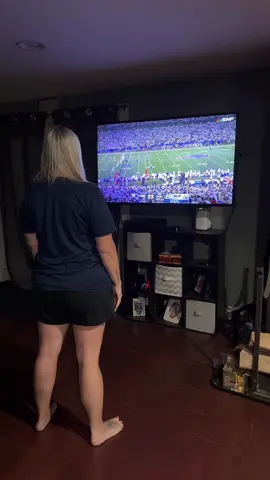 LFGOOOOOOOOOO @New England Patriots #massachusetts #newengland #sundaynightfootball #weareback 