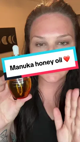 By far my favorite product “chefs kiss” #skinn #skinncosmetics #tiktokshopcreatorpicks #tiktokshopfalldealsforyou 