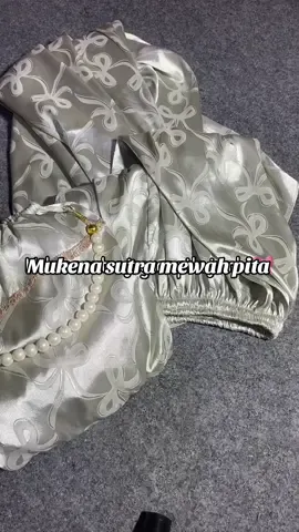 Harus beli sih #promomakan1010 #mukenaviral #mukenasutrajaguar #mukenapita #mukenasutrasilk 