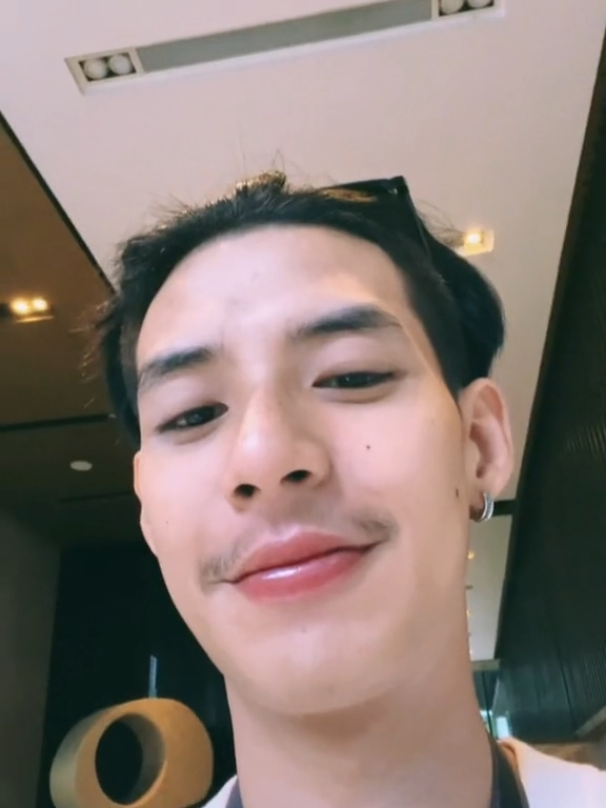 ขอกอดก่อนได้ใหมแล้วค่อยมาเป็นแฟน 😊🥰#เอาขึ้นหน้าฟีดที #คนไทยเป็นคนตลก #คนไทยในต่างแดน 