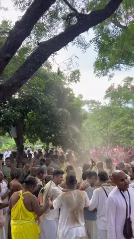 Vraja Dhuli | Kirtan & Dance in Govardhan | Vrindavan Yatra ~ 2025✨️🌸 #harekrishna #vrindavan #viralreels #iskcon #yatra 