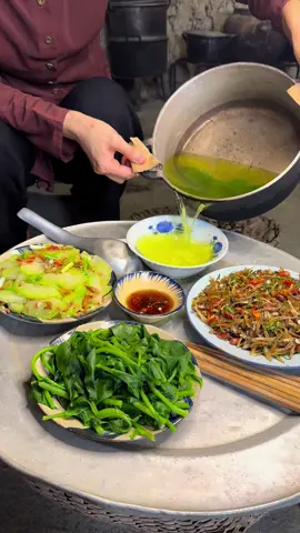 Bạn thích mâm cơm quê này không ? #xuhuong #quehuong #me #tiktokfoods 