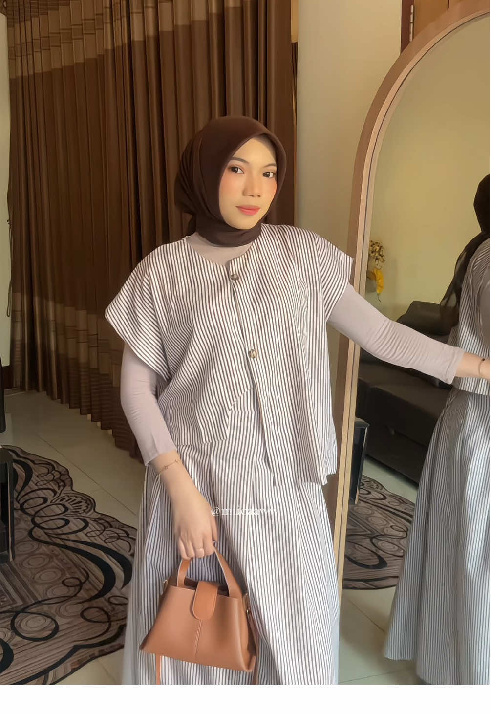 fitcheck sebelum otw #onesetrok #setelanrok #vestwanita 