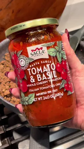 Made a meaty sauce tonight and am just BLOWN away at SACLAS authentic red sauce! The flavor didn’t cut corners and I did have to make a sauce all day #sacla #tomatosauce #italianfood #fromitaly #cookwithme 