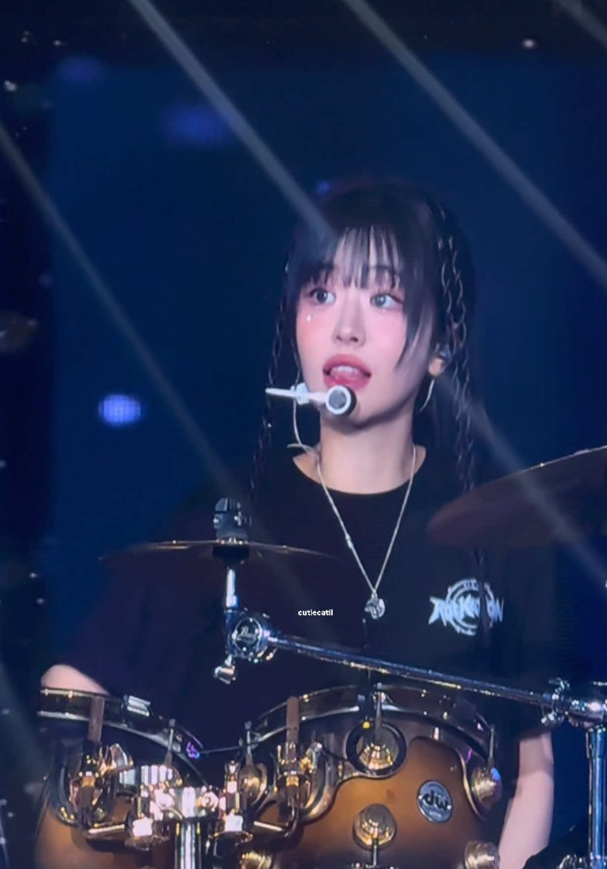 So mesmerizing 🤍 #QWER #ROCKATION #CHODAN 