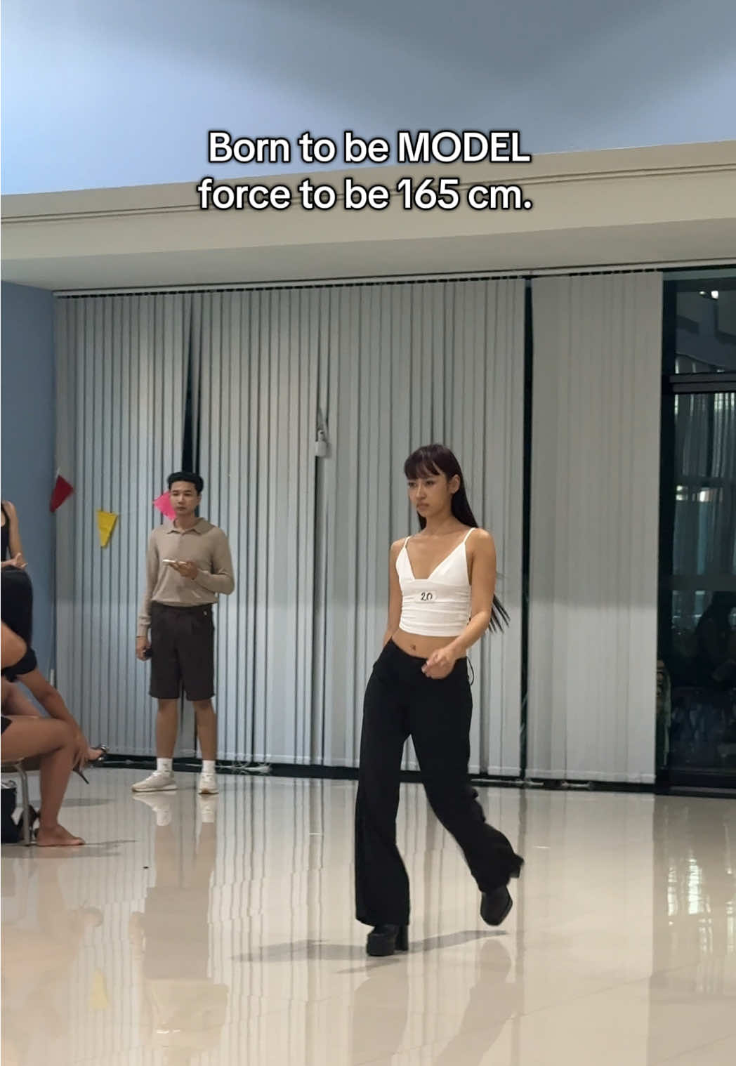 Life is unfair #model #modelcasting #runwaywalk #modelwalking 