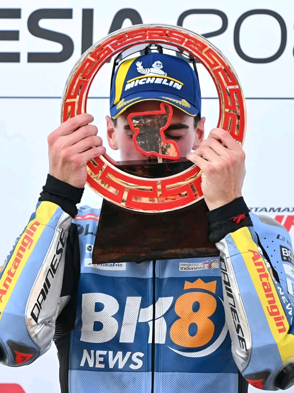 Firman EsDoger Ganteng Juara MotoGP Mandalika 🫶🇲🇨❤🤍😎🔥🔥Keren #ferminaldeguer #54 #mandalikacircuit #indonesia🇮🇩 