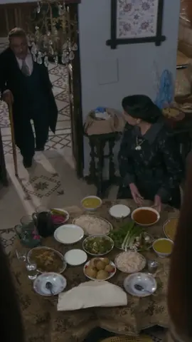 جن جنانو لأن فاردة كل هالأكل 😳#ليك______🖤___متابعه____اكسبلووور #مسلسلات #سورية 