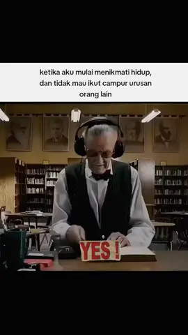 Ketika aku mulai menikmati hidup dan tidak mencampuri urusan orang lain  Avvic V5-S Wireless Headphone 